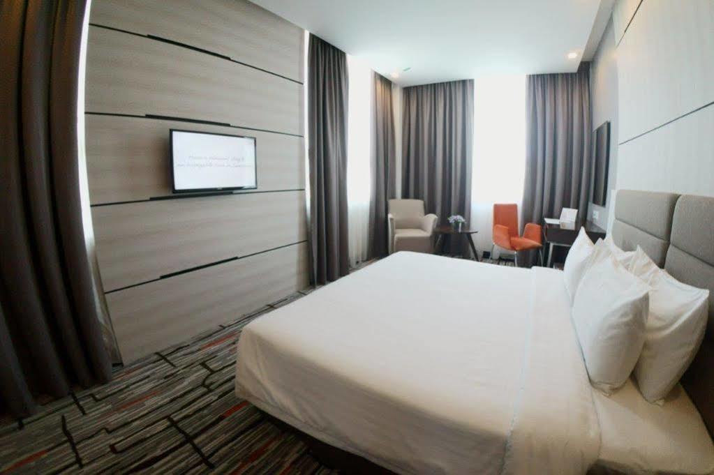 Promenade Hotel Bintulu Exterior foto